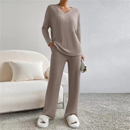 Women's 2-Piece Loungewear Set | Loose Fit | Striped Pattern | V-Neck | Comfortable Casual Wear | Relaxed Fit | Sleepwear