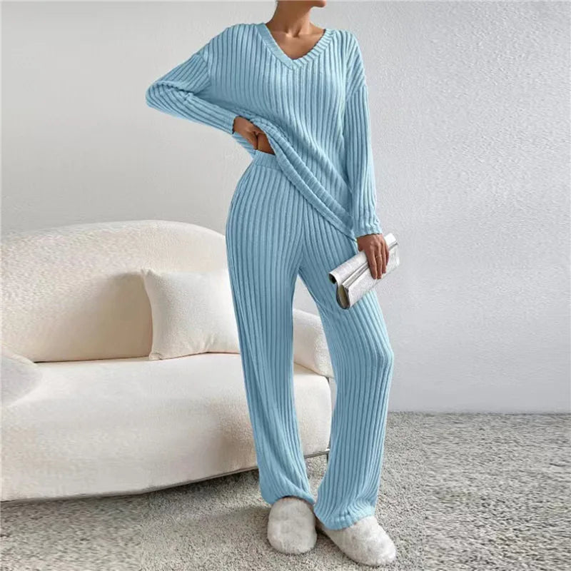 Women's 2-Piece Loungewear Set | Loose Fit | Striped Pattern | V-Neck | Comfortable Casual Wear | Relaxed Fit | Sleepwear